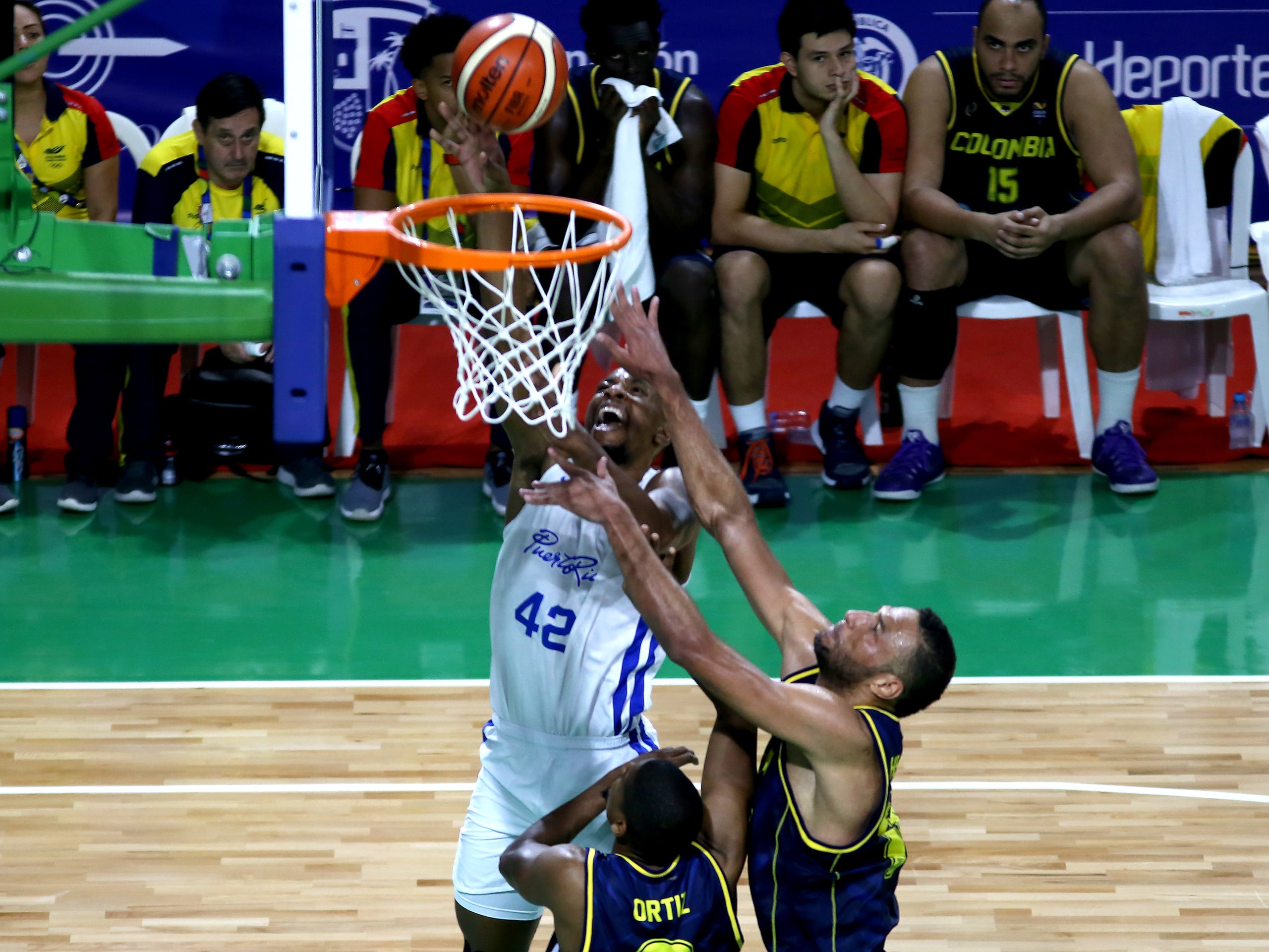 Basketball — Inaldo Pérez