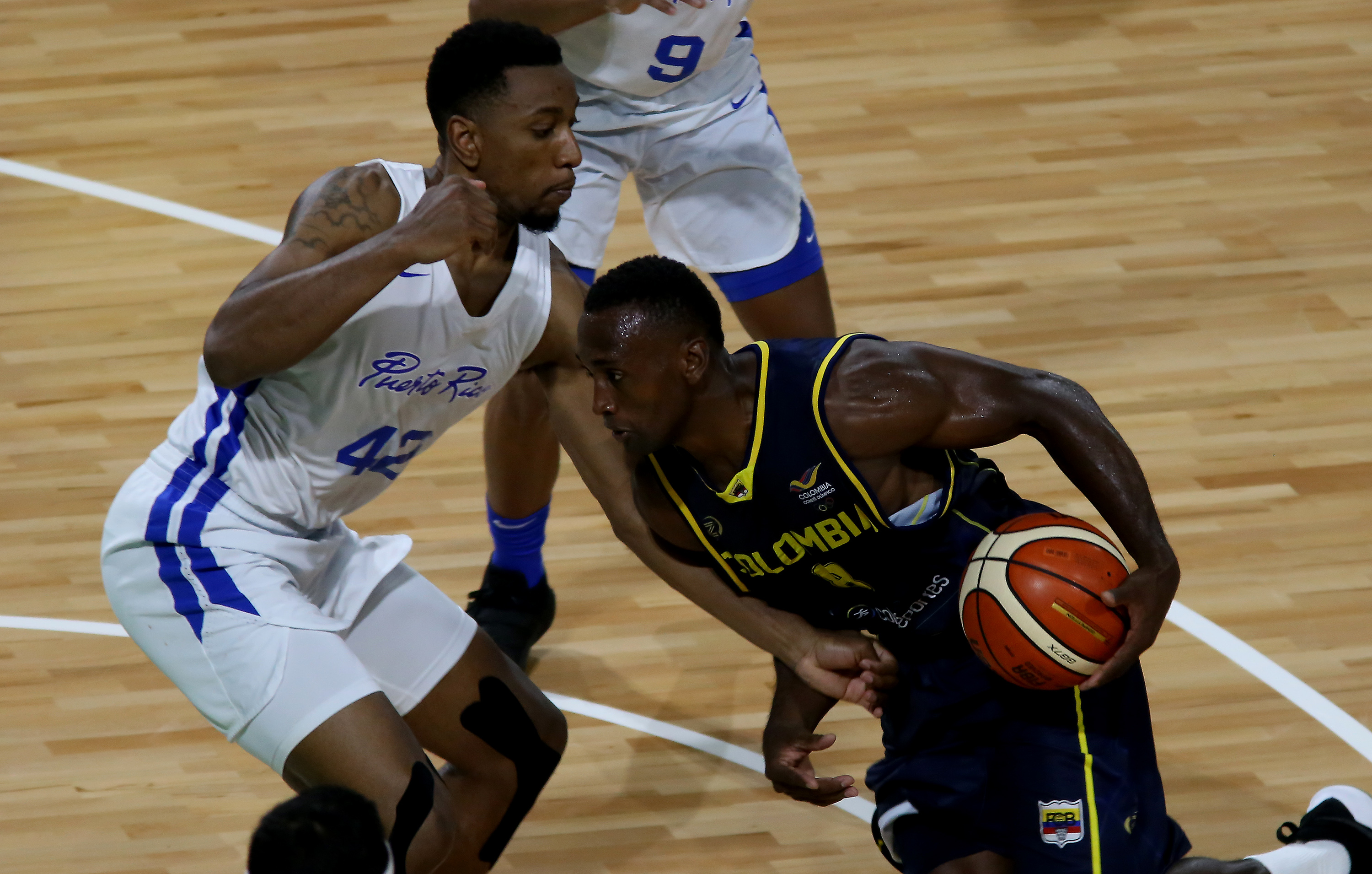 Basketball — Inaldo Pérez